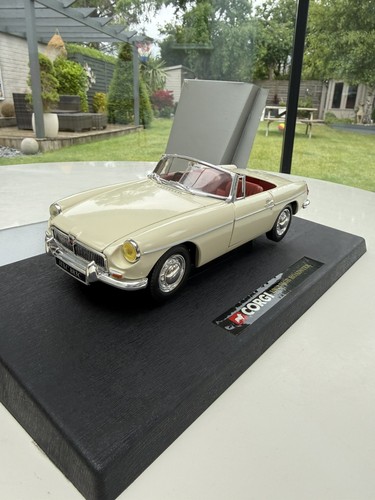 Corgi vintage mgb - 1/18,